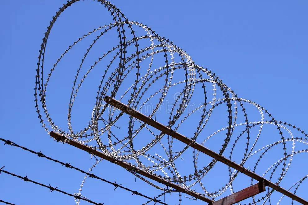razor-wire-13204067 razor-wire-13204067